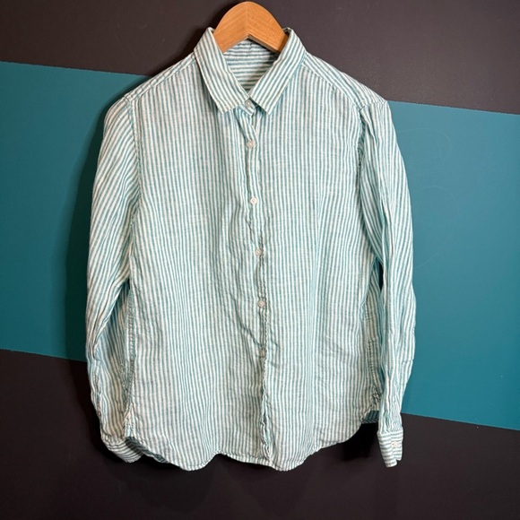 Uniqlo Button Down Shirt in Green and White size Small - Picture 2 of 7